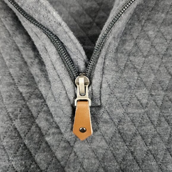 Crown & Ivy Quilted Gray 1/4 Zip Pullover Men’s Size XXL w/Leather Pull Accent - Picture 4 of 8